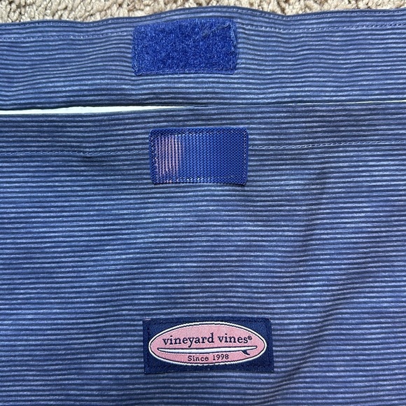 Vineyard Vines Travel Pouch Bag - Picture 5 of 5
